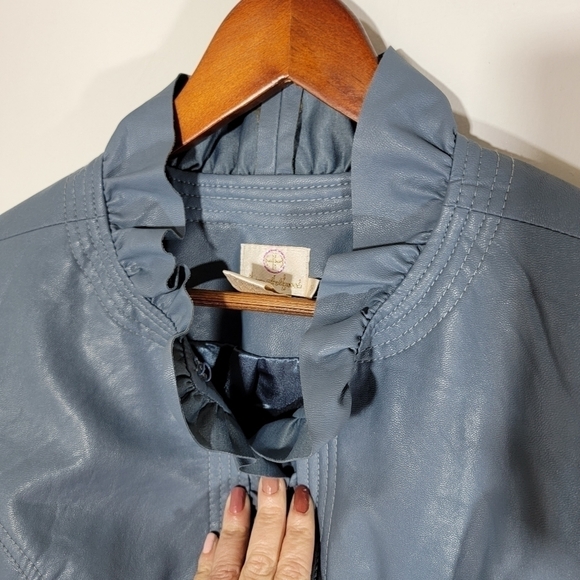 Hot in Hollywood Vegan Blue Faux Leather Jacket Ruffles Size Small - Picture 5 of 16